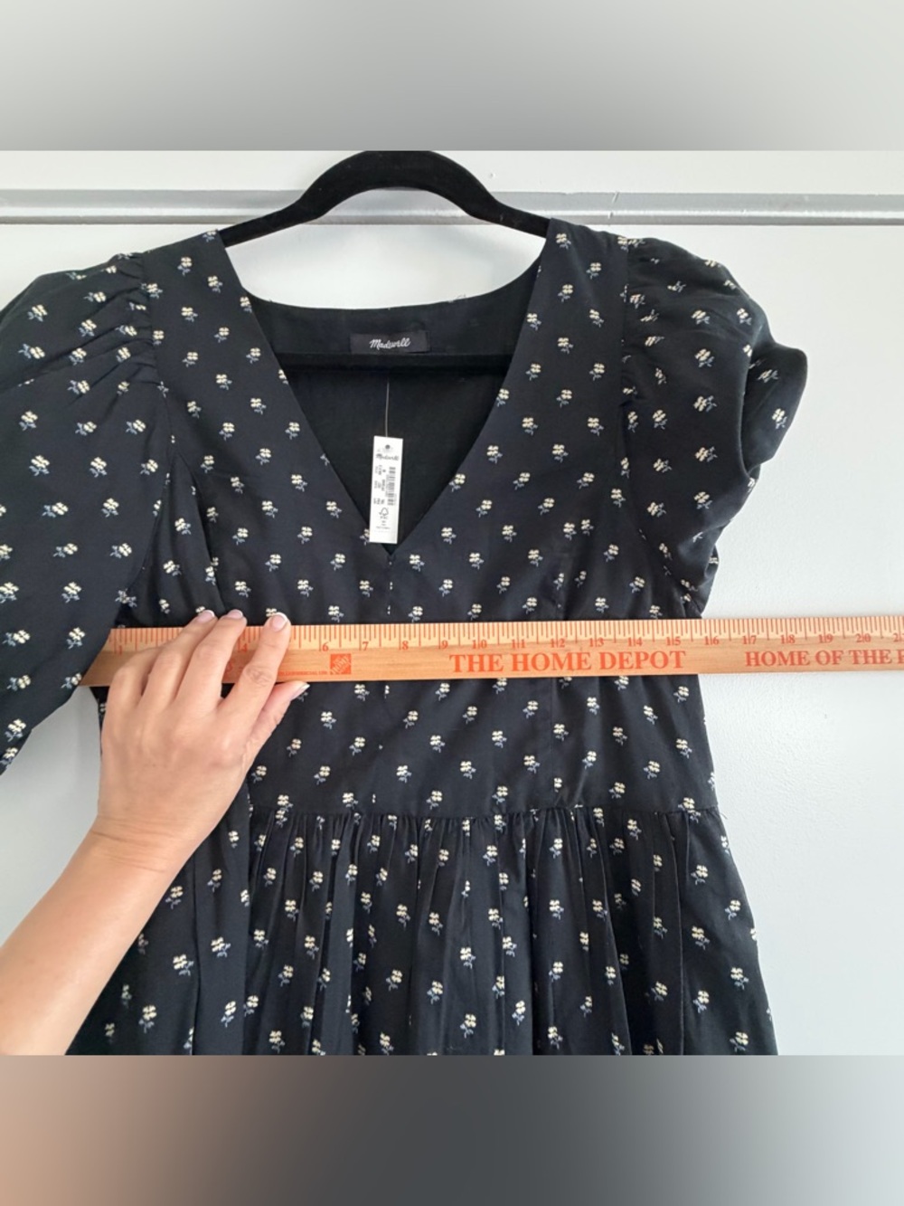 NWT Madewell Black V-Neck
Puff Sleeve Mini Dress with mini floral size M - Picture 9 of 16